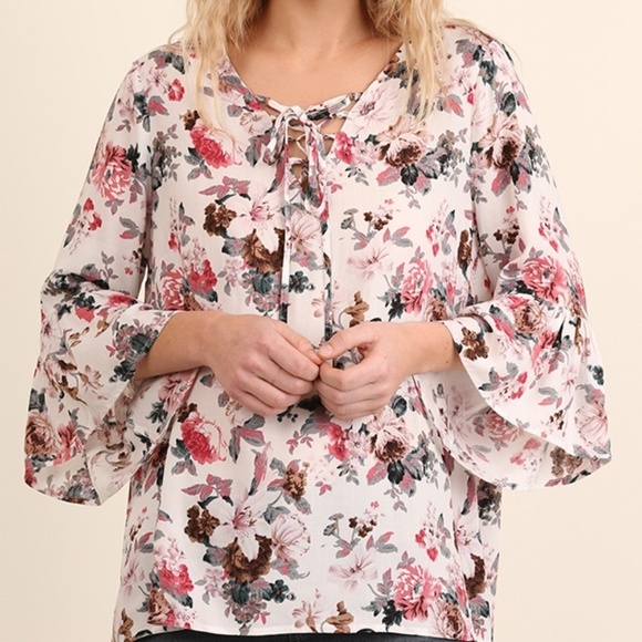 Umgee Tops - Nwt Floral Angel-Sleeve Top with Neck Tie